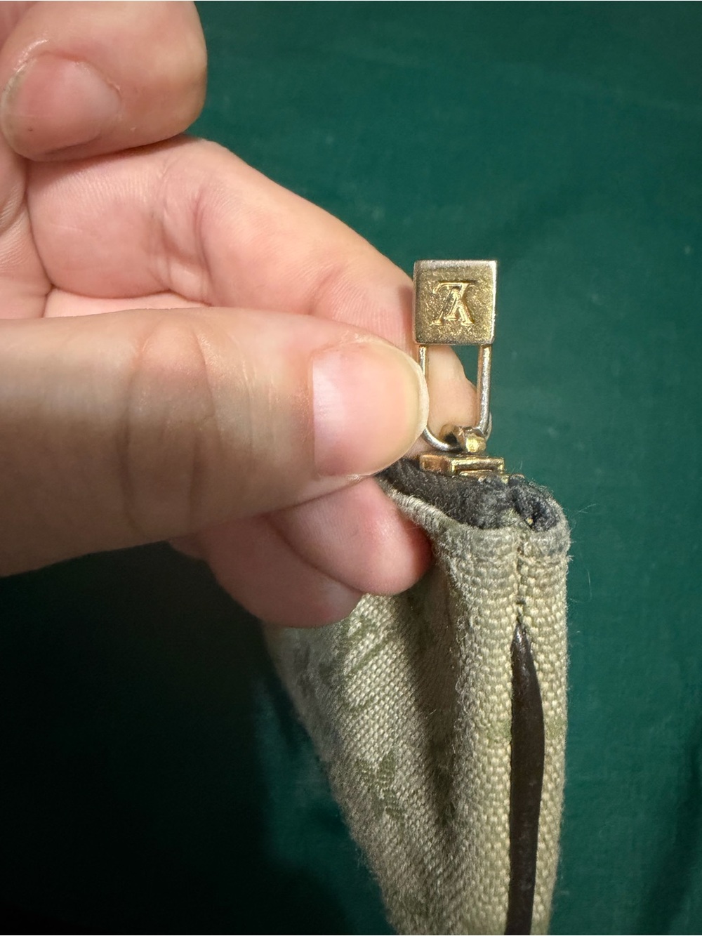 Vintage Louis Vuitton Beige Monogram Canvas Key Pouch - Picture 5 of 6